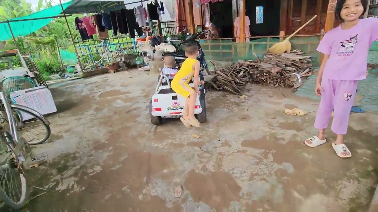 Chiều Chanel & A Tý chạy xe qua nhà bà cồ chơi👍❤️😘