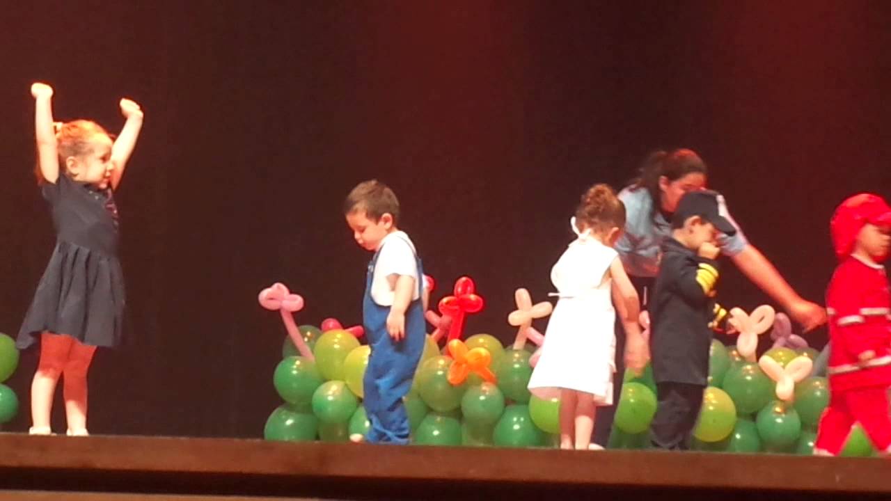 Escola de Educação Infantil Mundo Encantado - Maio