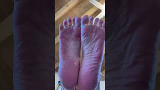 Mature Giantess teases tiny man pov