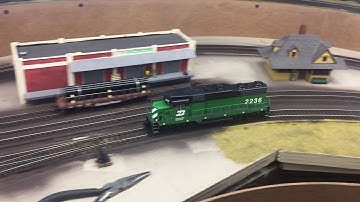 Life-Like Proto 2000 GP30 with cracked axle gears