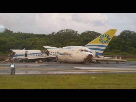 Colombia Boeing 737 Plane / Jetliner Crashes & Splits Into 3 ! 131 Survive !  - Colombia Boeing 737 Plane / Jetliner Crashes & Splits Into 3 ! 131 Survive ! 