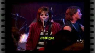 Joan Jett - This Means War ( LIVE ) chords