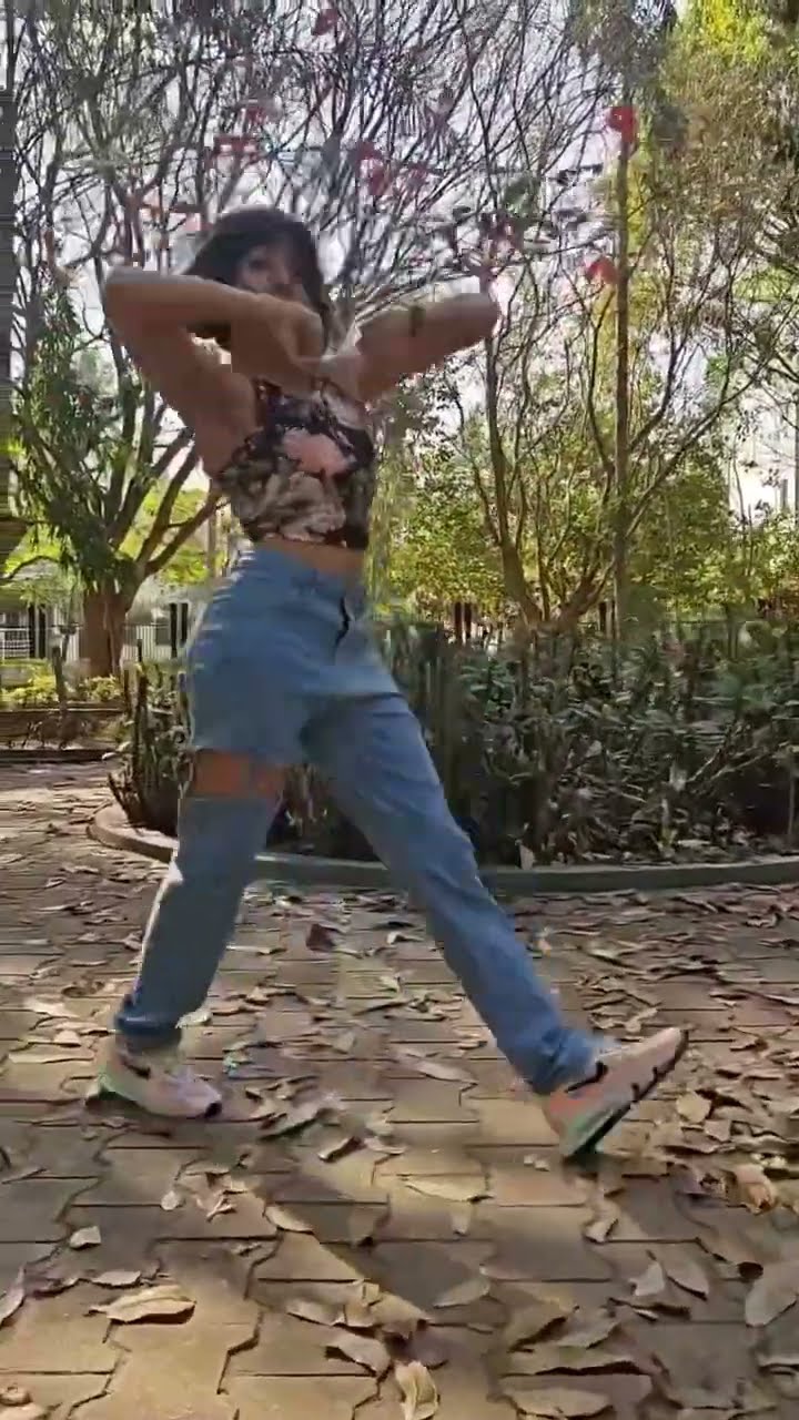 Let Lor Lor move your feet ?? #LorLor #Dance #feelthebeat