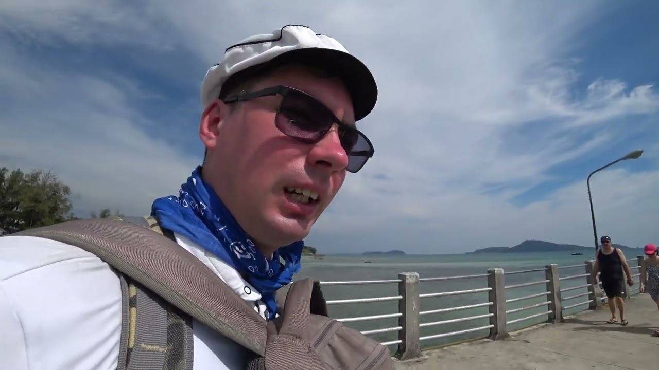 Walking pier on Rawai beach - Прогулка по пирсу на пляже Раваи