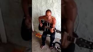 Paulo Guina Tocando Violão