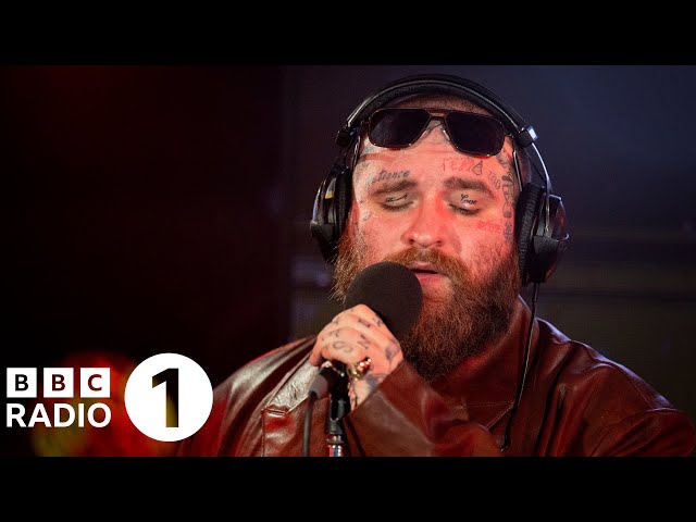 Teddy Swims - Cruel Summer (Taylor Swift cover) in the Live Lounge class=