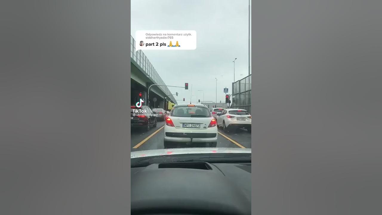 Cars horn sing despacito