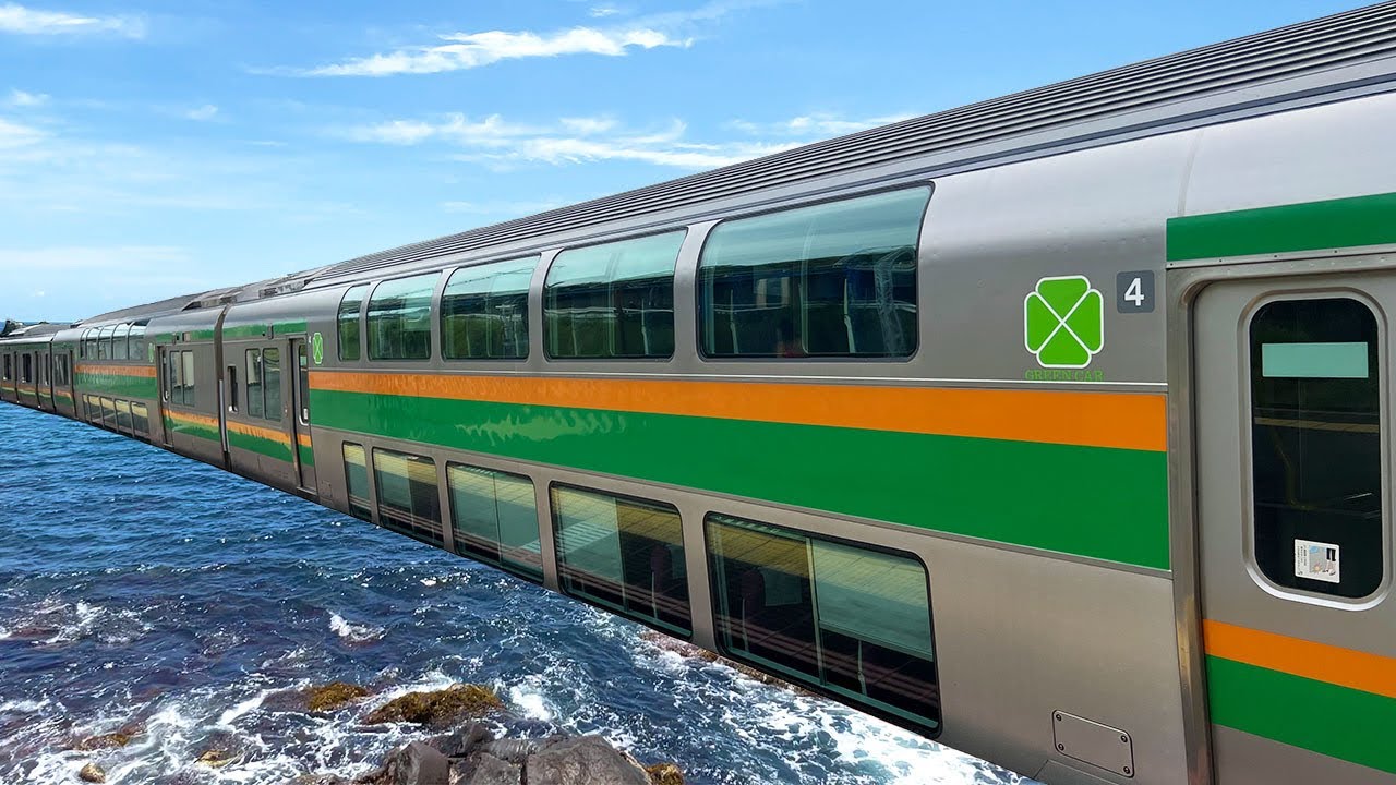 Breathtaking】Tokyo's Massive Double-Decker Train Seems to Run on