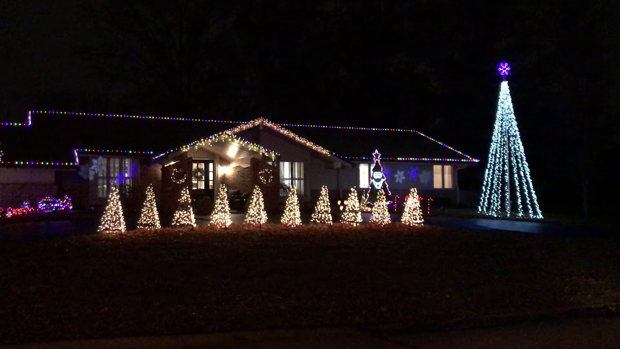 Christmas lights set to music at 12616 Conway Downs in Creve Coeur Mo. YouTube