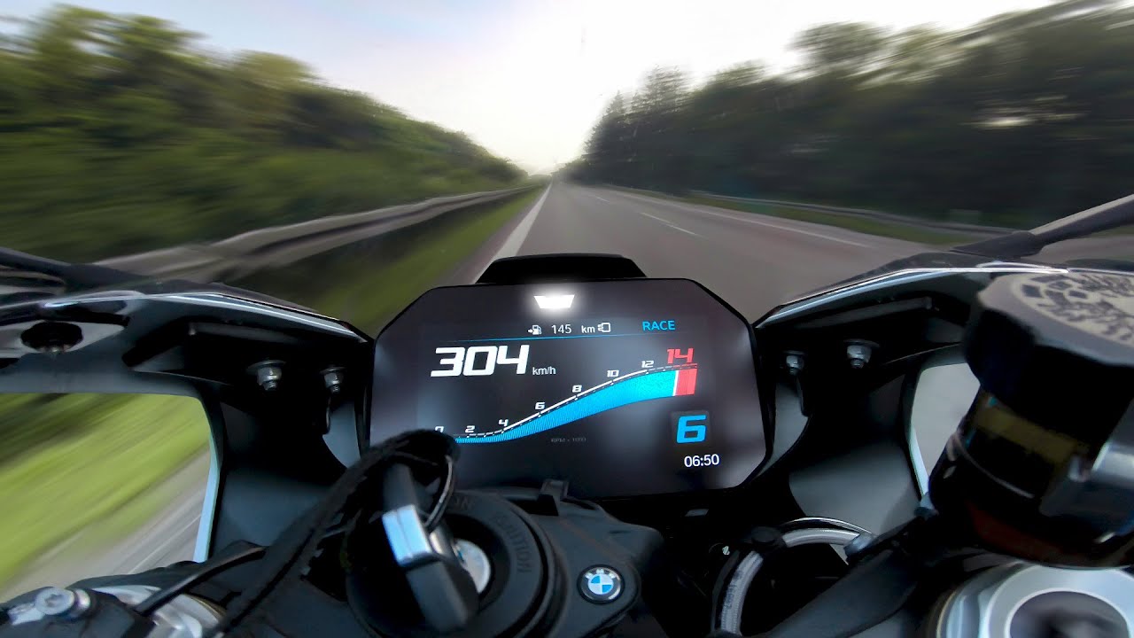 BMW S1000RR Easily Accelerates To 300 KM/H On A Highway - webBikeWorld
