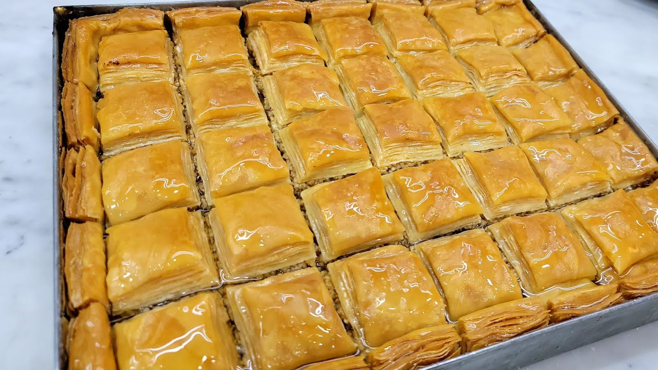 بقلاوة جزائرية تقليدية  مع سر احمرارها وتوريقها بدون آلة توريق مقادير مظبوطة👌 معسلة وحشو طري 🥰😋