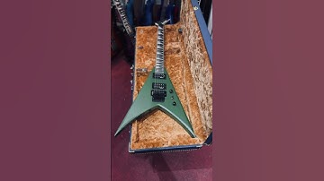 ￼Jackson JS Series King V JS32 Electric Guitar Amaranth FB Matte Army Drab