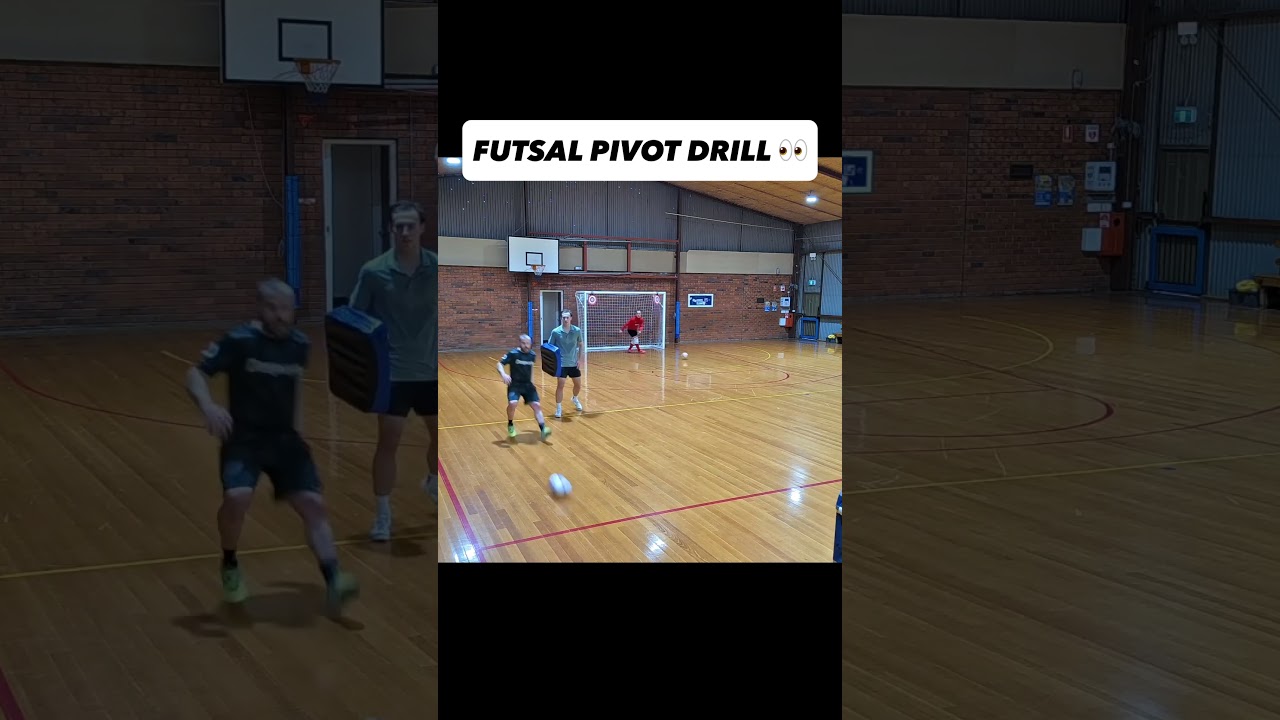 FUTSAL PIVOT DRILL: TURN RIGHT OR LEFT? 👀⚽️