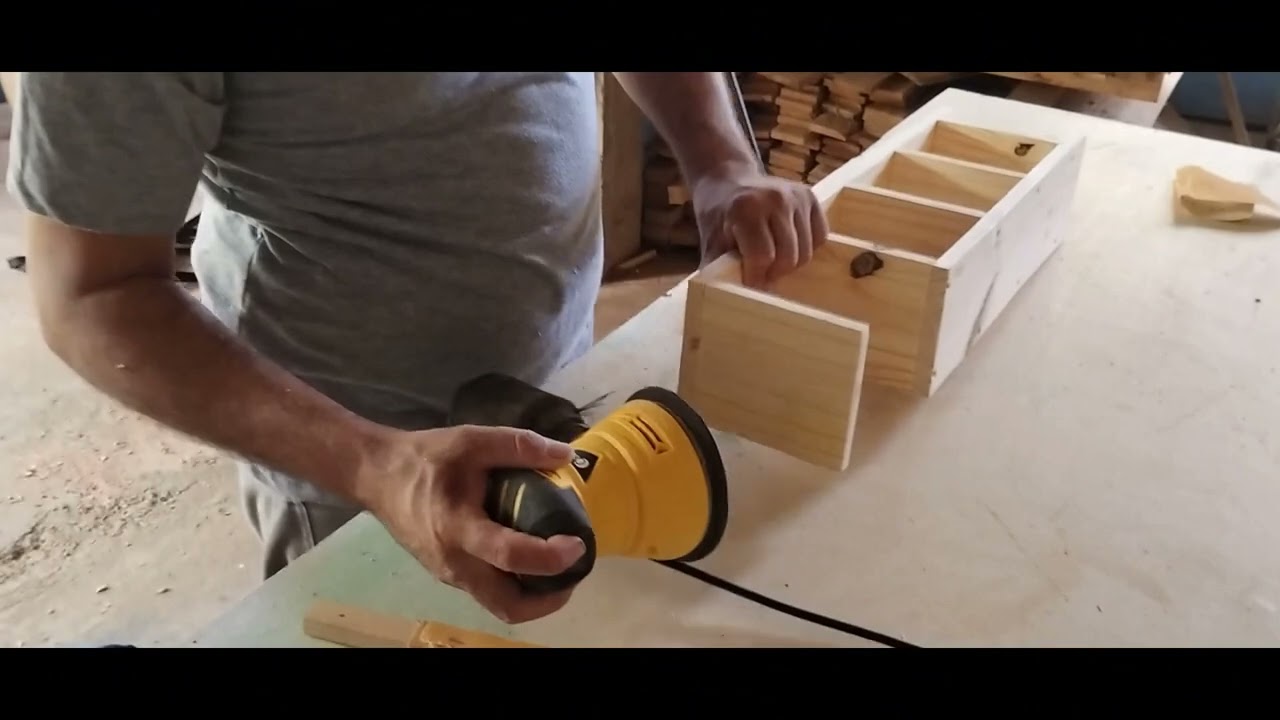 porta papel higiênico feito em madeira de pinus !