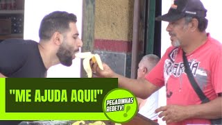 Ele Pediu Ajuda Pra Comer Banana E A Situação Ficou Engraçada Pegadinhas Redetv