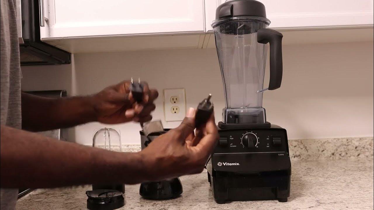 Vitamix Professional Series 750 Blender vs Magic Bullet Blender