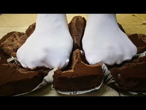 Trample some chocolate cake for your Christmas