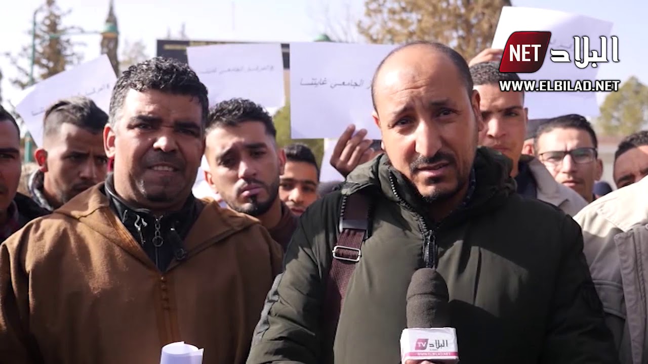 تيارت :  أساتذة وطلبة المحلق الجامعي قصر الشلالة في وقفة احتجاجية
