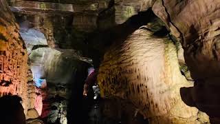 Howe Cavern (cave tour)