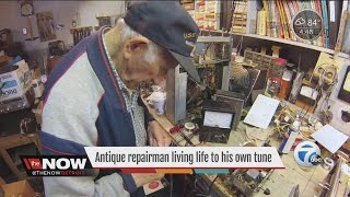 98-year-old antique radio repairman lives life to his own tune