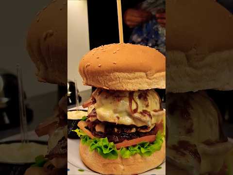 burger with caramelized onions🍔 #burger #food #shorts