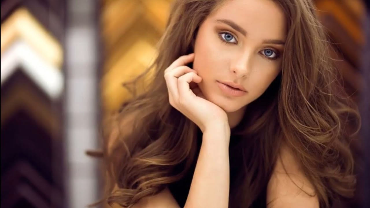 Sabrina Carpenter- Espresso ( Brad Holland edit ) top model