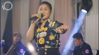Karmila 'Anggun Pramudita' Dipopulerkan oleh (Farid Harja)