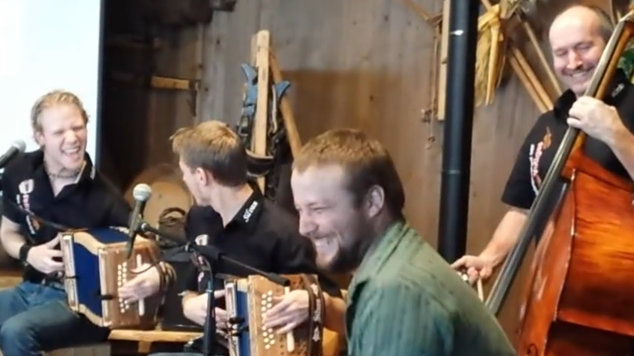 Hofu-Chilbi / Uf em Bärebode / Irish Whiskey / Schwyzerörgeli-Trio Vollgas / LIVE   mit Michi Rast