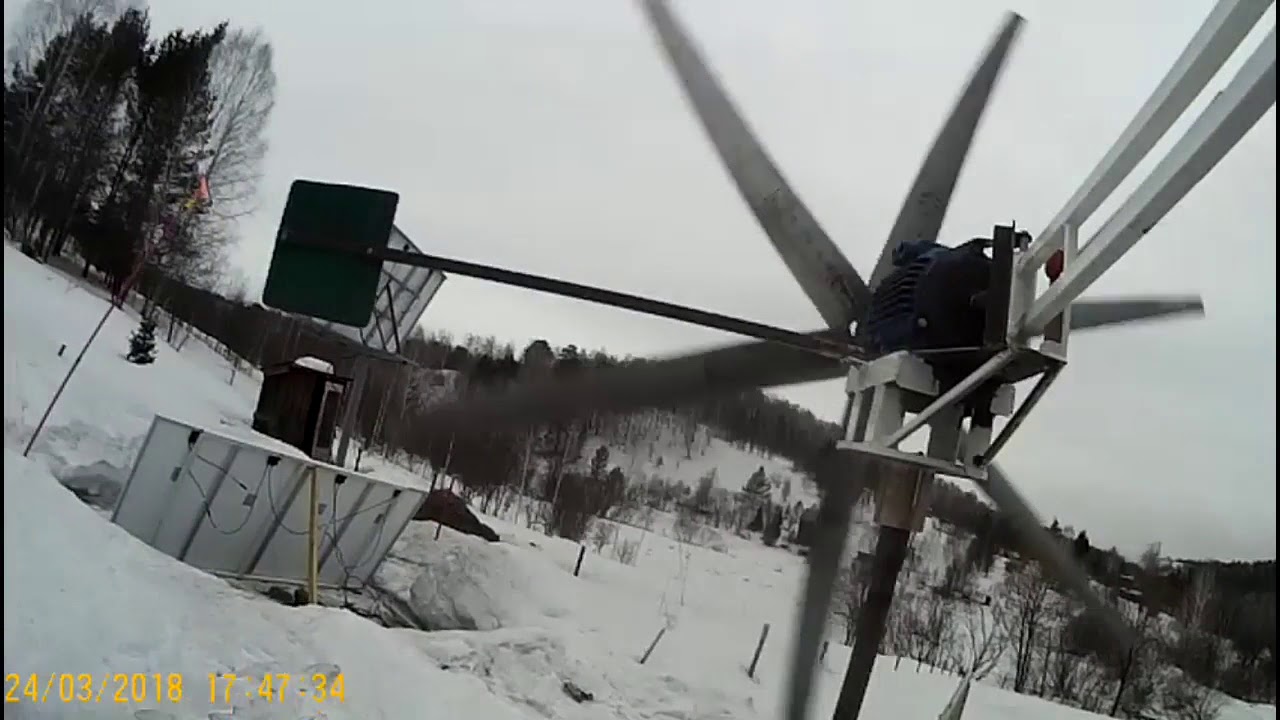 Ветряк из асинхронника на хорошем ветру "Ветрёнышь" - YouTube