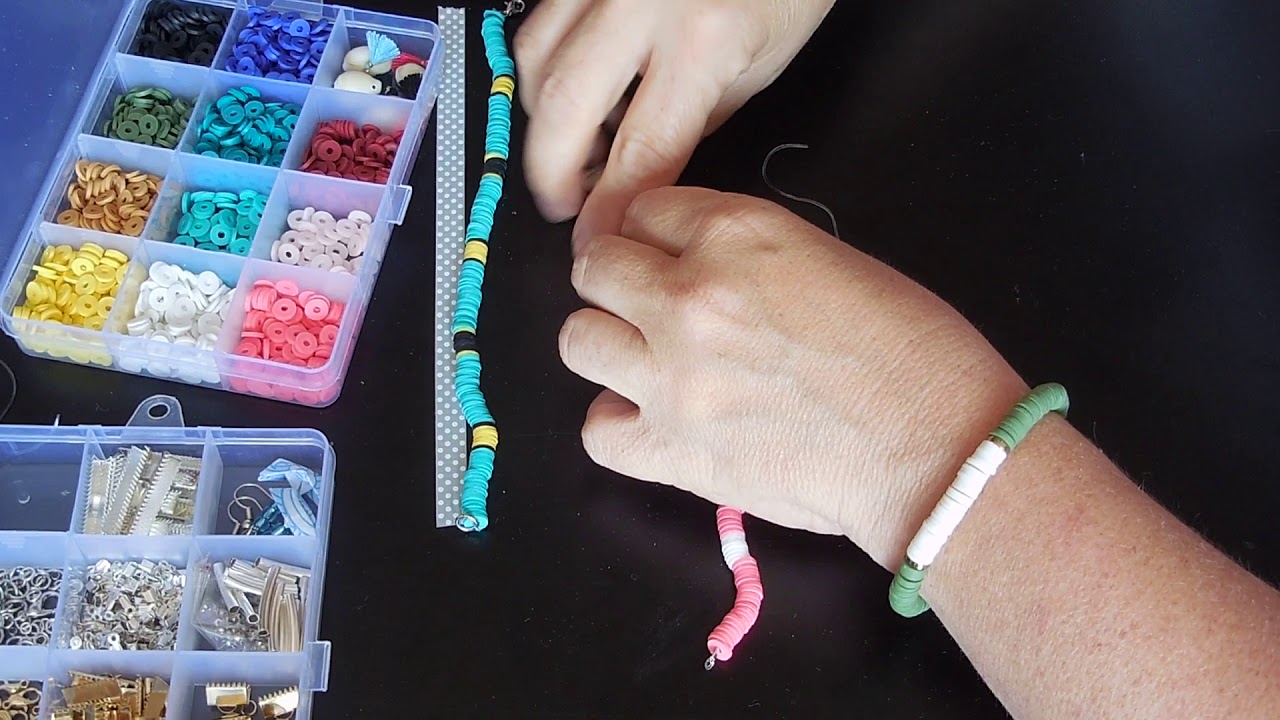 perles heishi : un bracelet ensemble - YouTube