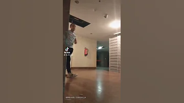 اعذرني هبعد وغصب عني 