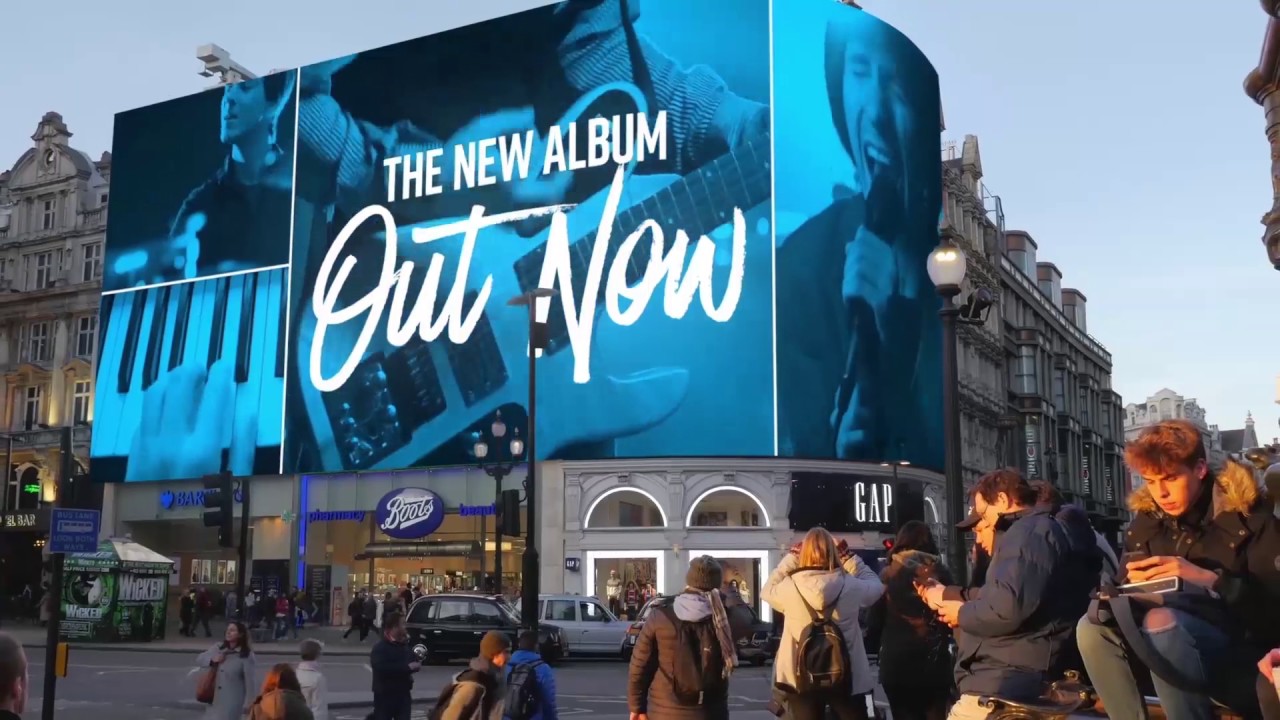 Huge New Screen In London S Picadilly Circus Will Display Ads Based On Nearby Cars And People The Verge