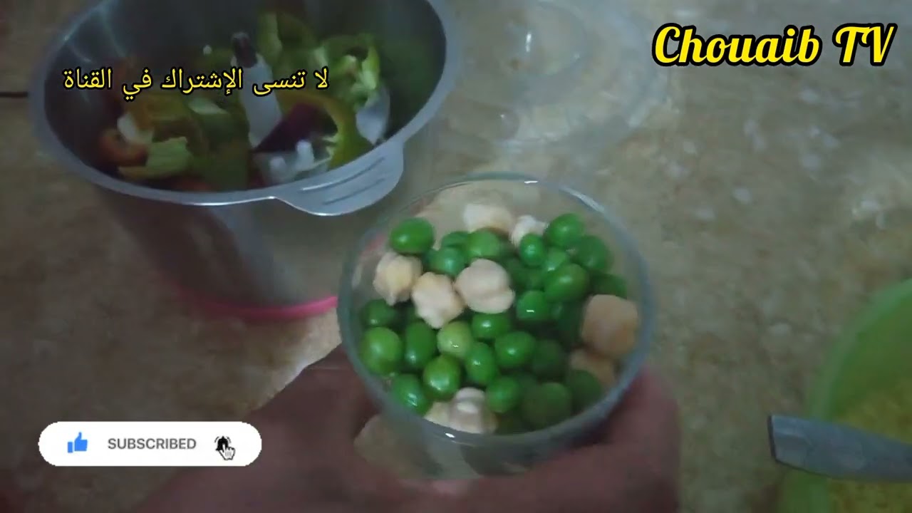 باتي أقدمه في مرحلة غيار الريش مفيد جدا وغني بالفيتامينات (طبيعي)