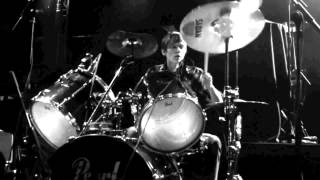 LIVE - Dark Stares - Long Live The King