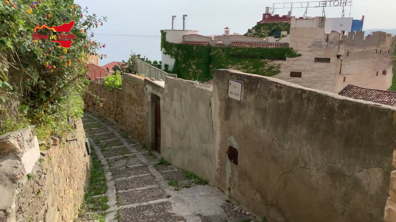 Centro storico e mare di Castel di Tusa