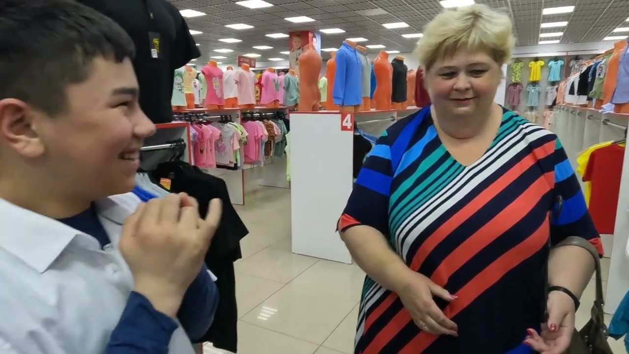Покупки для Абдугани на выпускной/ Купили фрукты на базе/
