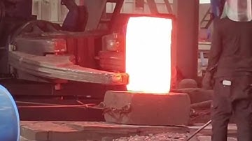 A 1-meter-high high-temperature rectangular iron block was flattened into a height of 0.5 meters