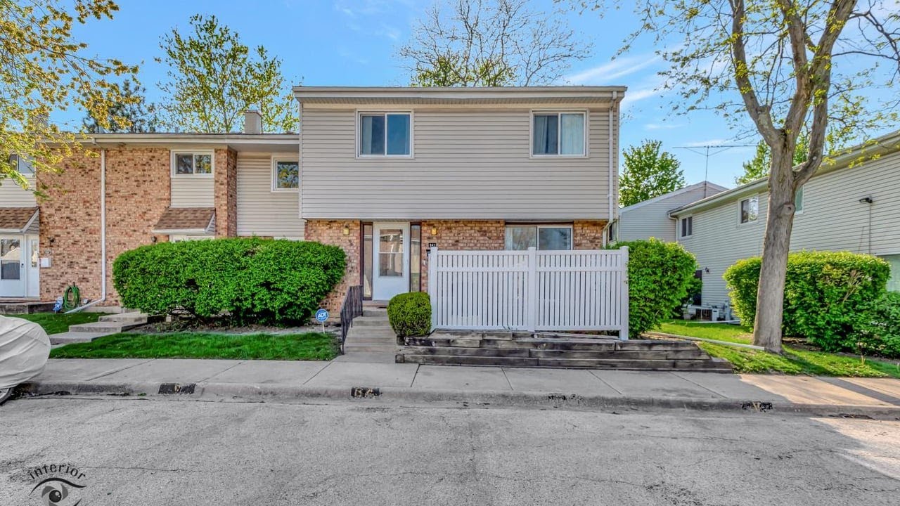 841 White Oak Ln, University Park, IL