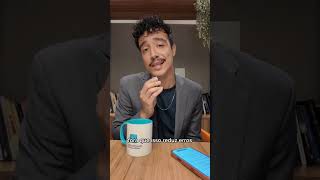 Você ainda faz tudo manual no Excel? Então você precisa conhecer o VBA. #shorts