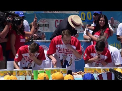 Video: Coney Island 4 luglio Concorso di mangiare hot dog
