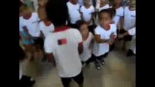 Criança Dançando Funk.