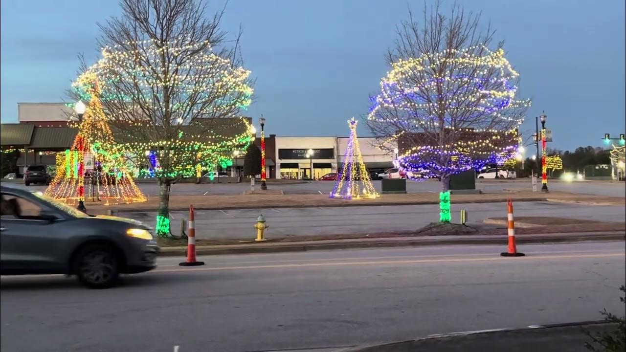 Pachelbel Canon in D, Seneca SC holiday lights, 1735 hrs, Tuesday 12