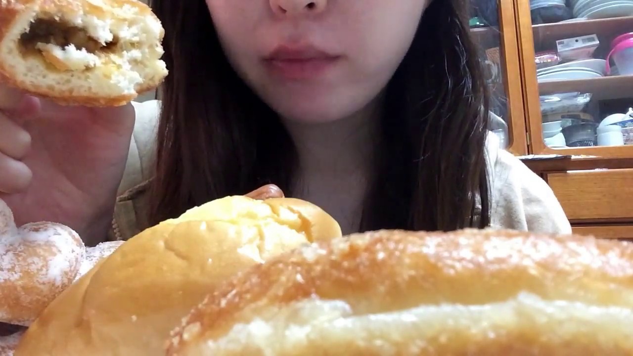 ウチ食べ ただ食べる パン8個 Youtube
