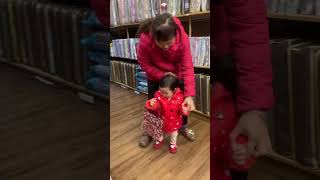 跟阿嬤散步去~#家庭日常 #親子時光 #幸福瞬間 #親子互動 #家庭生活 #育兒分享#BabyLife #FamilyTime#阿嬤 #Grandma