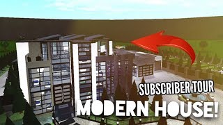 Modern Roleplay Home! (Movie Theater, Big Backyard, 4 Door Garages) - Bloxburg Subscriber Tour