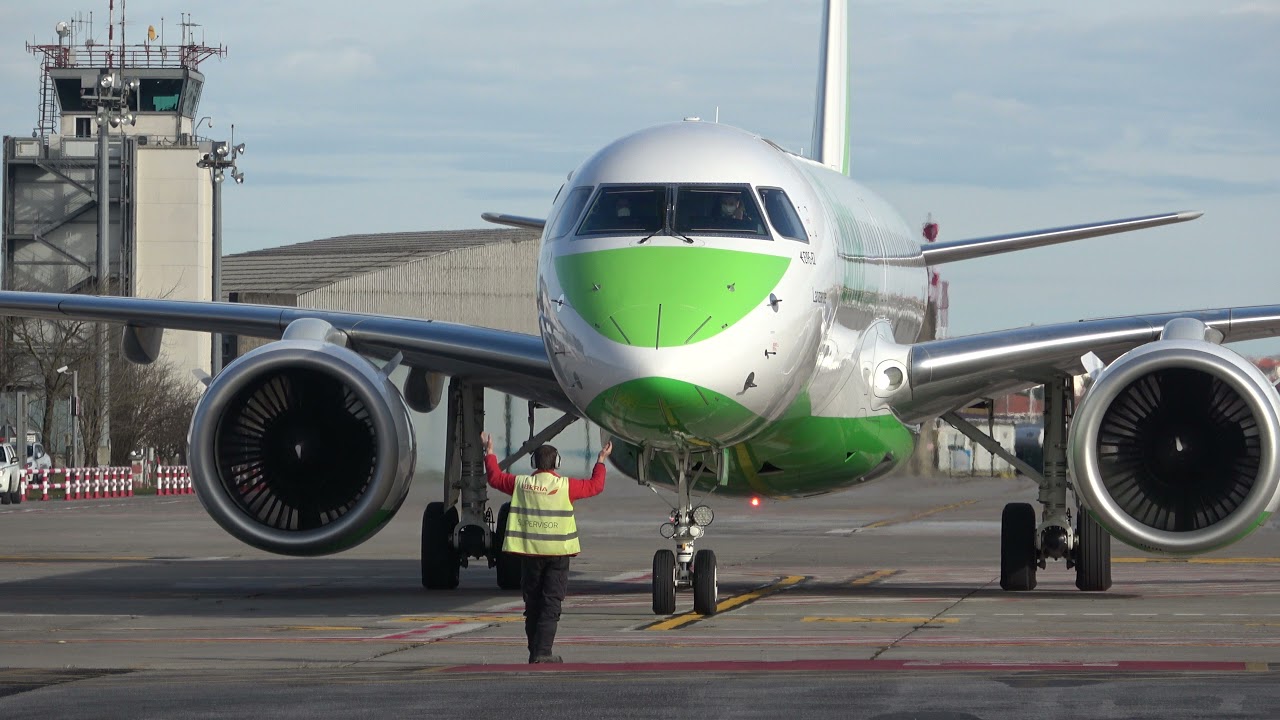 Embraer E195-E2 -Binter Canarias- (EC-NNV) aterrizaje San Sebastián (EAS/LESO) 26/12/2021