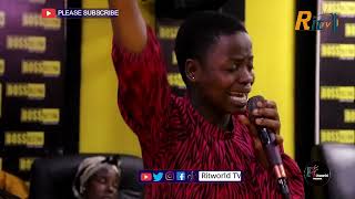 She is an anointed Worshiper - Freda Boateng Jnr, in a deeper Worship Ministration @ Boss FM screenshot 5