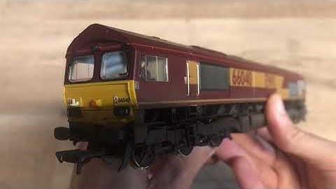 Opening The EWS class 66 With DCC Sound By Bachmann Part 1