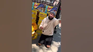 Sprays Got NY Mf S Acting Like This For A Free Sample 