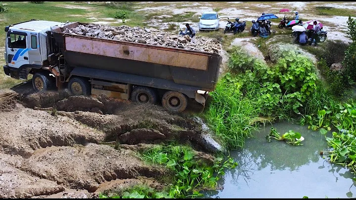 First Start New PROJECT!! LANDFILL Huge Size Deep Land Use SHANTUI DOZER & 25Ton Truck Unloading.